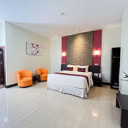Hotel Roditha Banjarbaru Banjarmasin  Kültér fotó