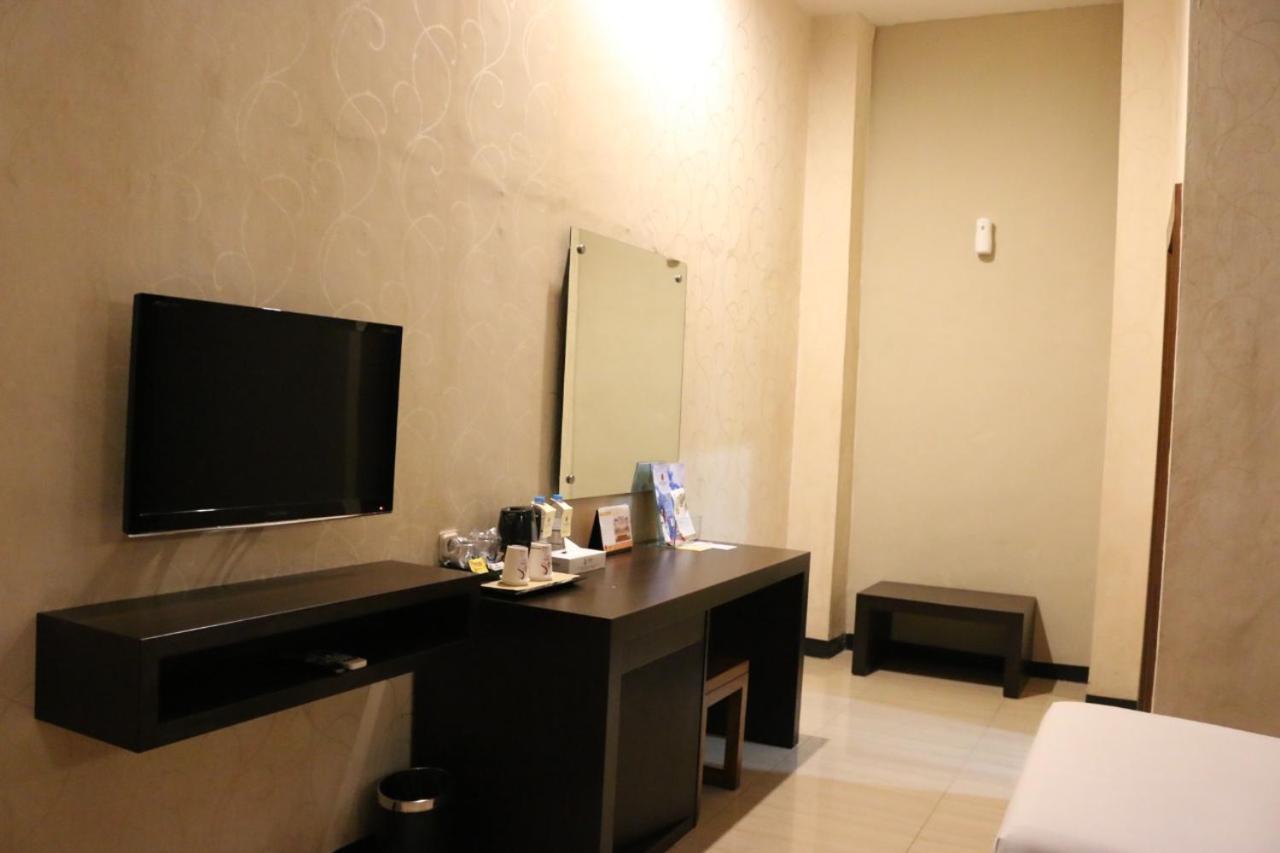 Hotel Roditha Banjarbaru Banjarmasin  Kültér fotó