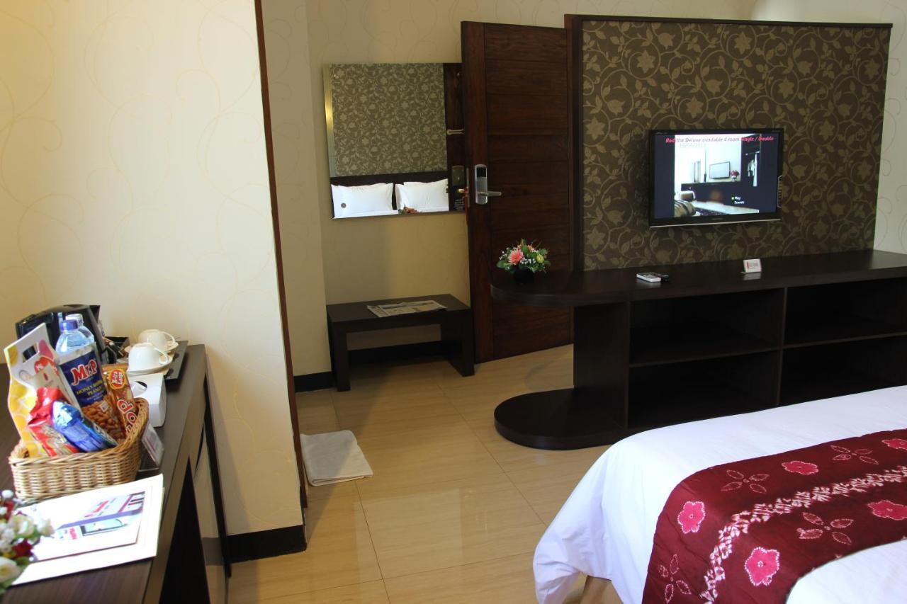 Hotel Roditha Banjarbaru Banjarmasin  Kültér fotó