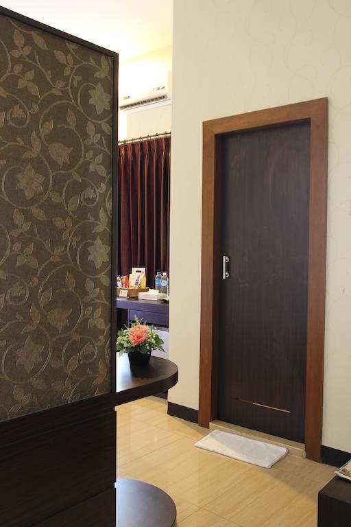 Hotel Roditha Banjarbaru Banjarmasin  Szoba fotó