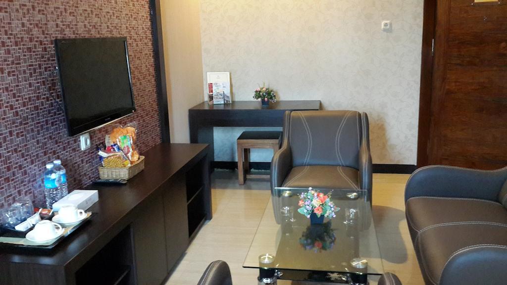Hotel Roditha Banjarbaru Banjarmasin  Kültér fotó