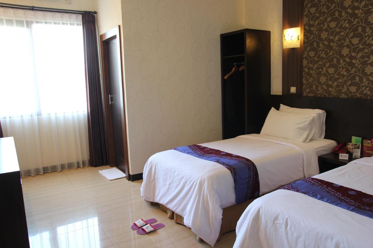 Hotel Roditha Banjarbaru Banjarmasin  Kültér fotó